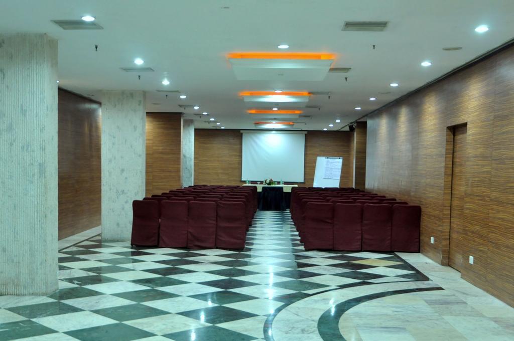 Indismart Hotel Kolkata Exterior photo