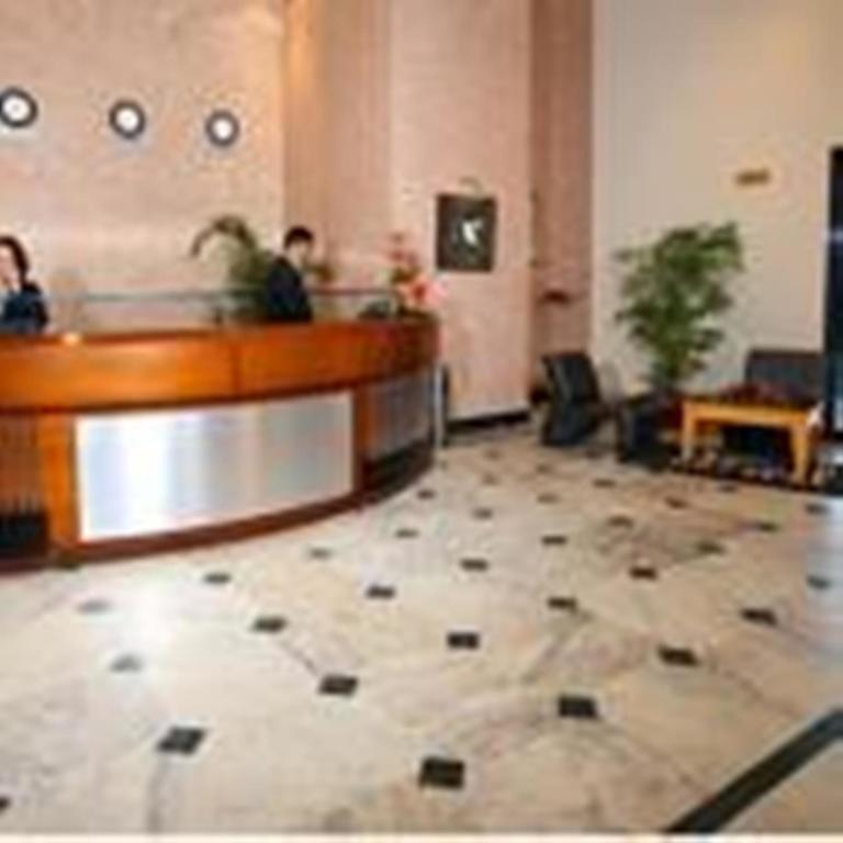 Indismart Hotel Kolkata Exterior photo