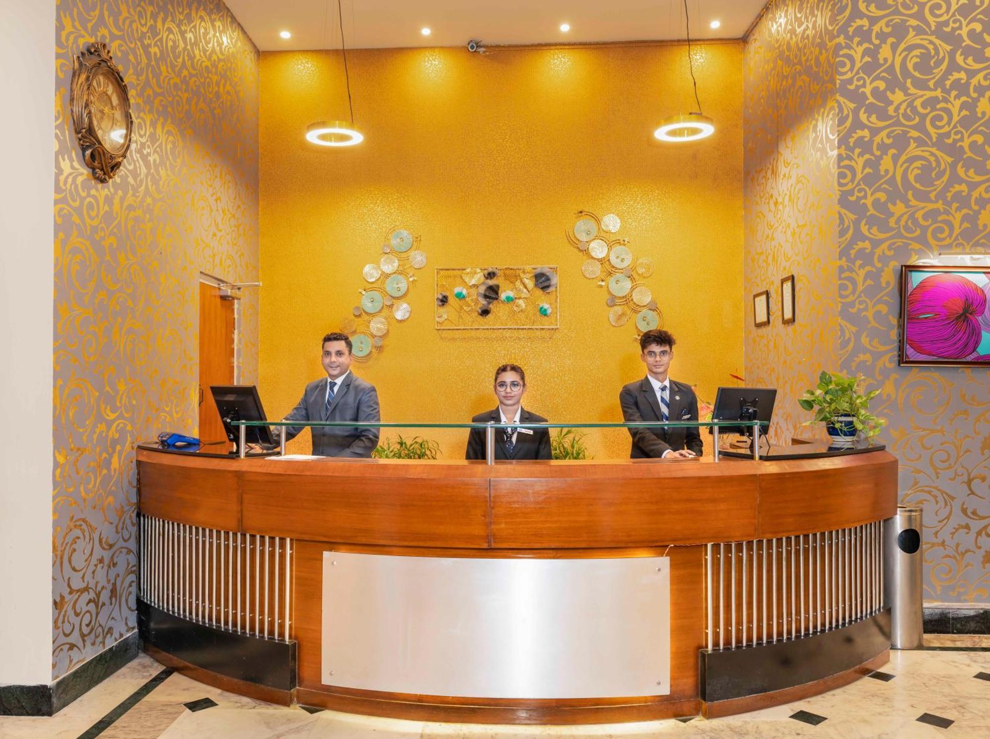 Indismart Hotel Kolkata Exterior photo