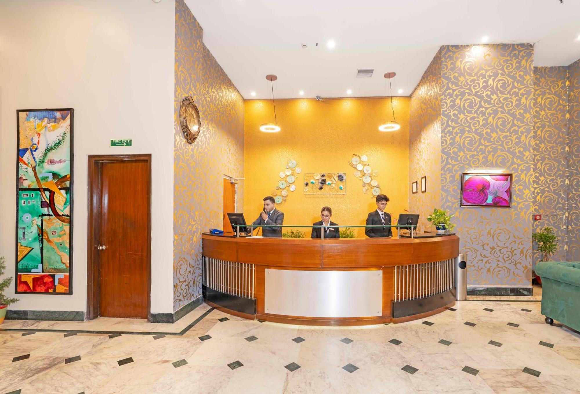 Indismart Hotel Kolkata Exterior photo