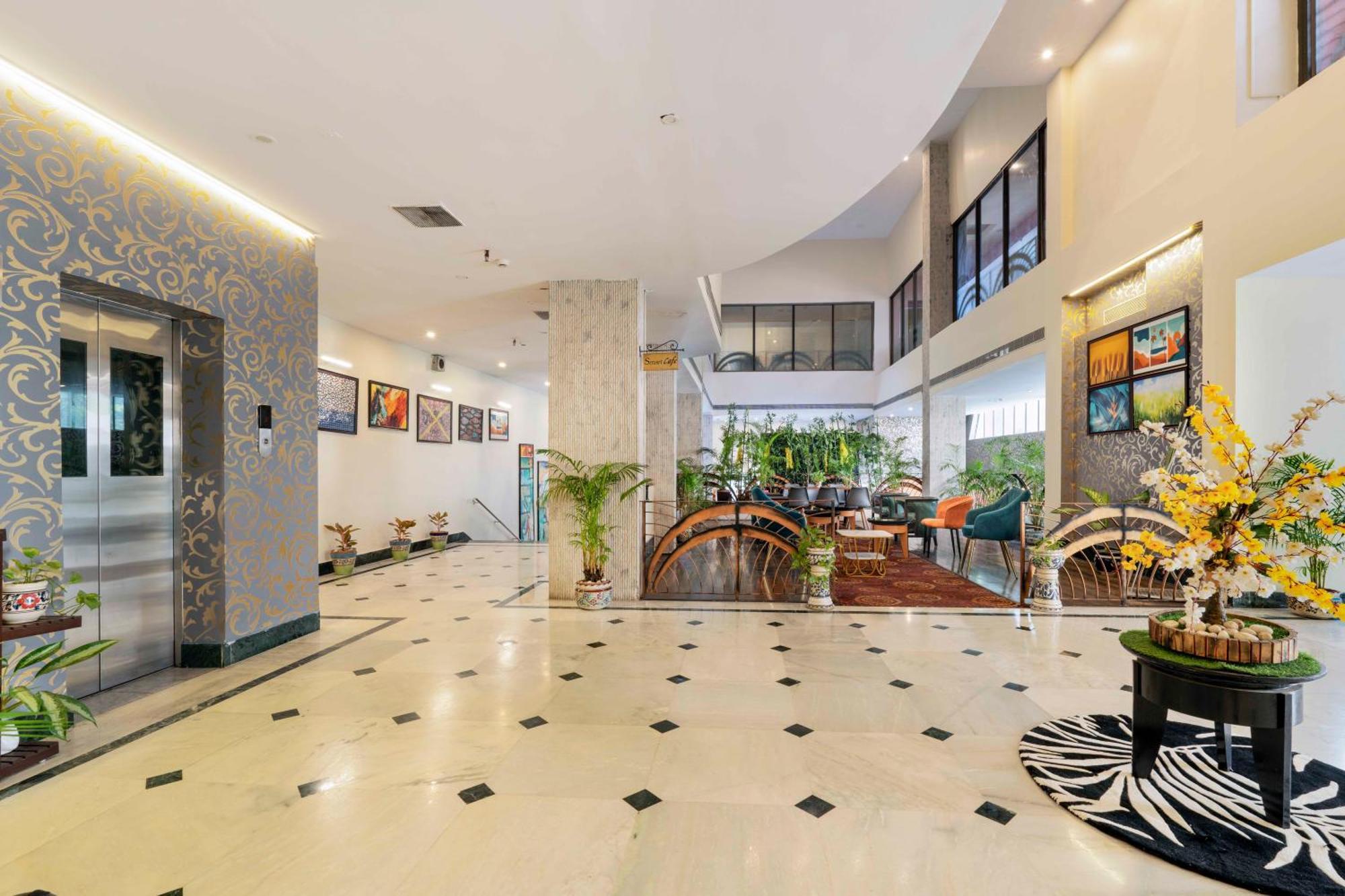 Indismart Hotel Kolkata Exterior photo