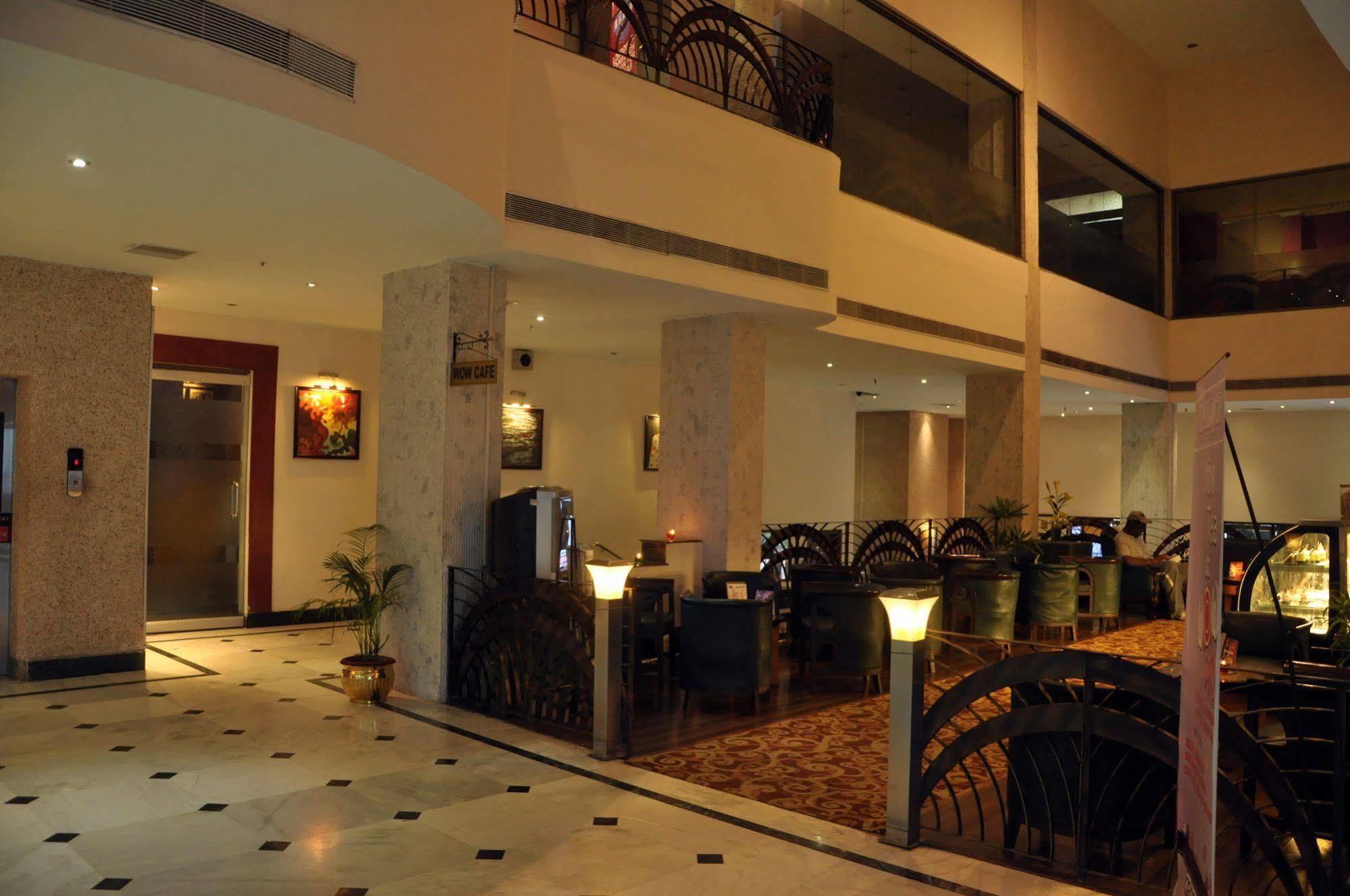 Indismart Hotel Kolkata Exterior photo